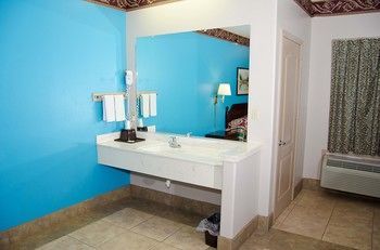 Texas Inn And Suites Citycenter At Utrgv 爱丁堡 外观 照片